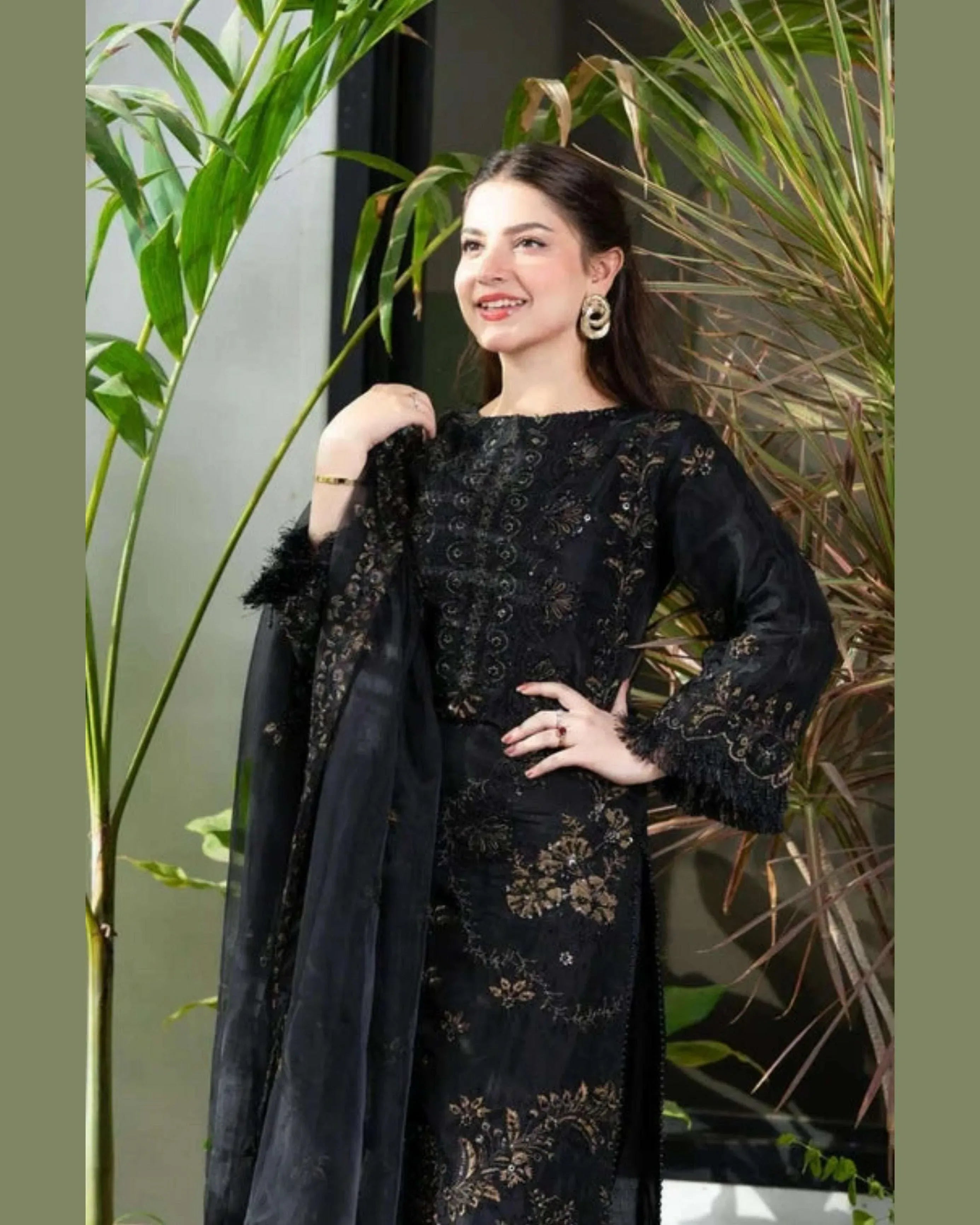 MARYAM MARIA LAWN UNSTICH EMB 3PC - City Fabrics 