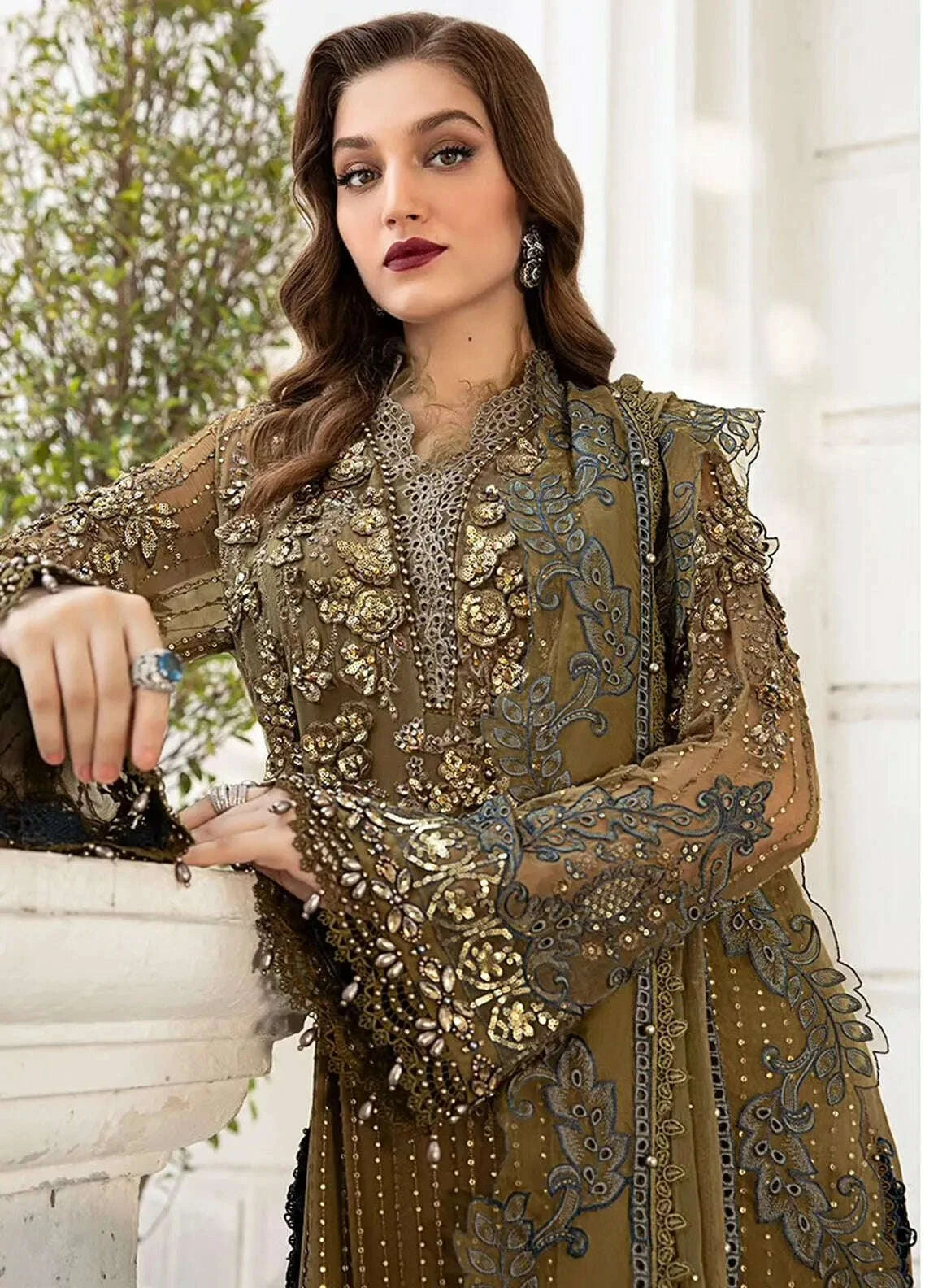 maria-b-embroidered-chiffon-suit-unstitched-3-piece-mb24c-d-08-formal-collection_4